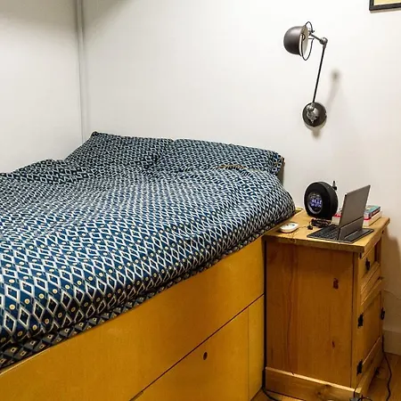Loft-style Studio On The Outskirts Of דירה פריז
