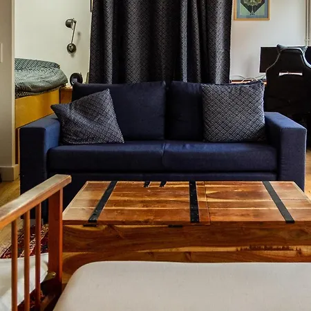 Loft-style Studio On The Outskirts Of * פריז